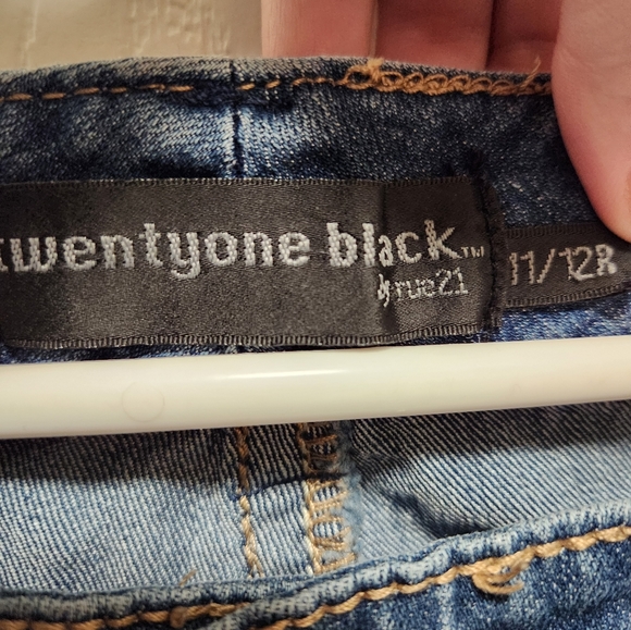 TwentyOne Black Jeans - Picture 4 of 4